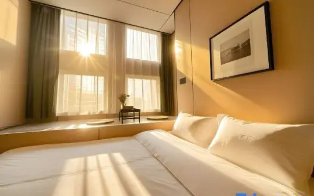 Yumian³ Hotel (Shanghai Jing'an Temple West Nanjing Road Subway Station)