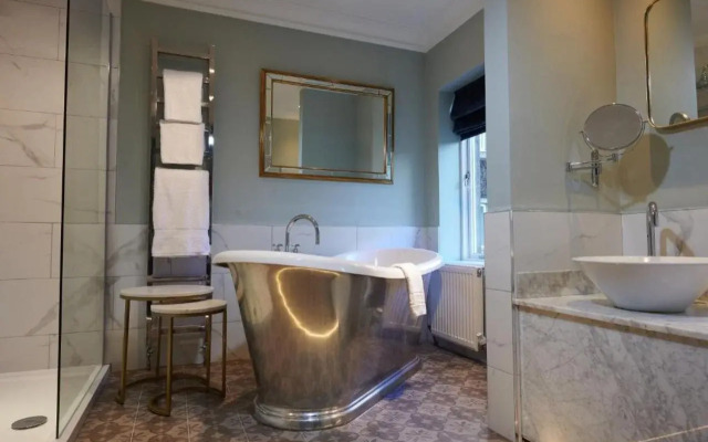 The Devonshire Arms Hotel