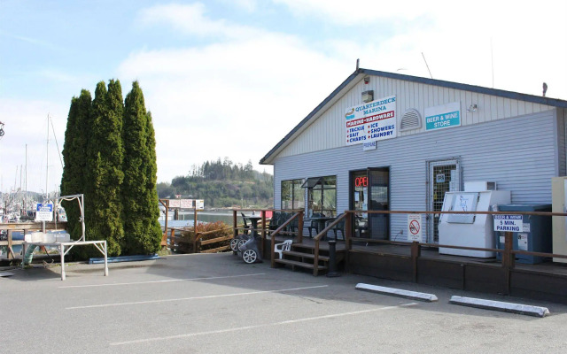 Quarterdeck Inn Port Hardy