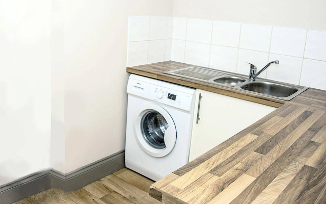 Base Serviced Apartments - Sir Thomas Street
