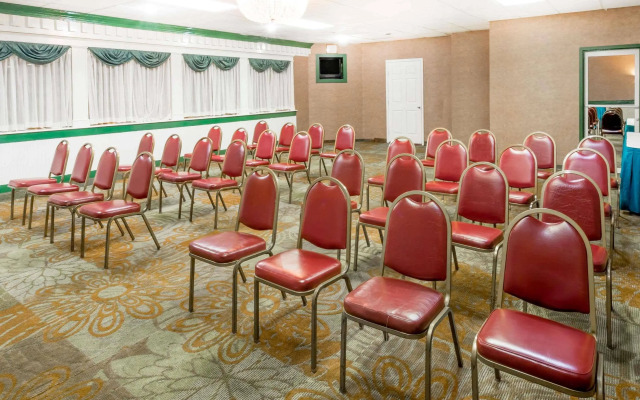 Ramada by Wyndham Roanoke