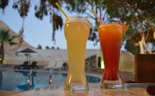 TheArtemis - Perissa Hotel