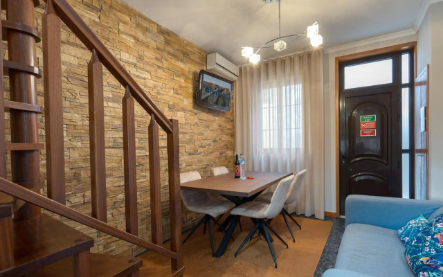 Lovely & Cozy House - Prime Location