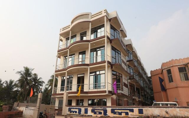 OYO 28314 Hotel Larica