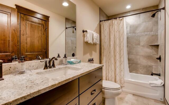 Spacious 3 Bedroom Townhome in River Run Village Within Walking Distance to Gondola and Restaurants