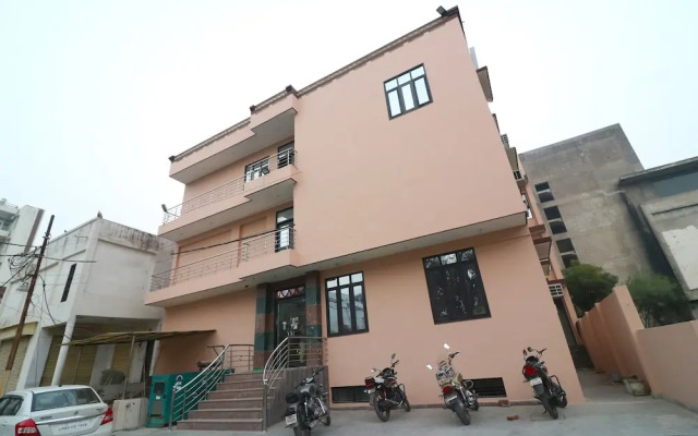 OYO 25037 Hotel Taj Heaven