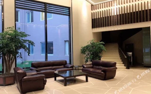 Fairyland Hotel (Linhai Yintaicheng)