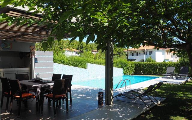 Deluxe 3BD Pool Villa in Chrousso beach Paliouri