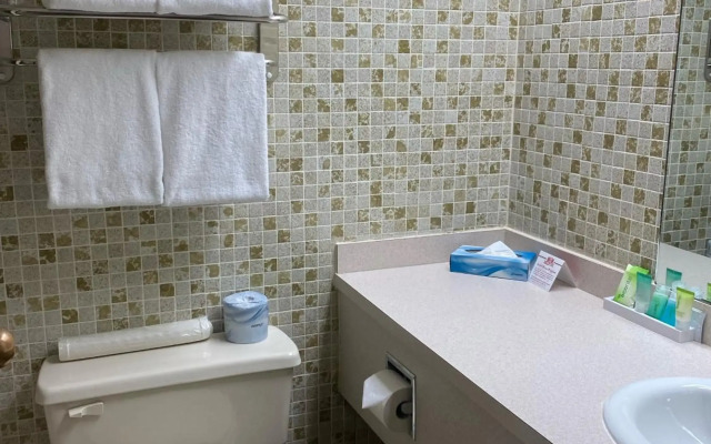 Travelodge by Wyndham Grande Prairie