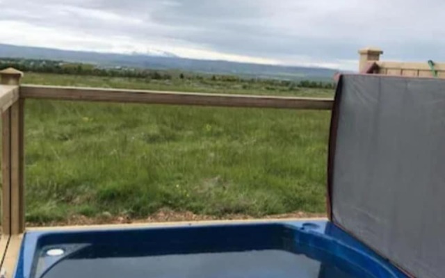 Blue View Cabin 5B with Hot Tub