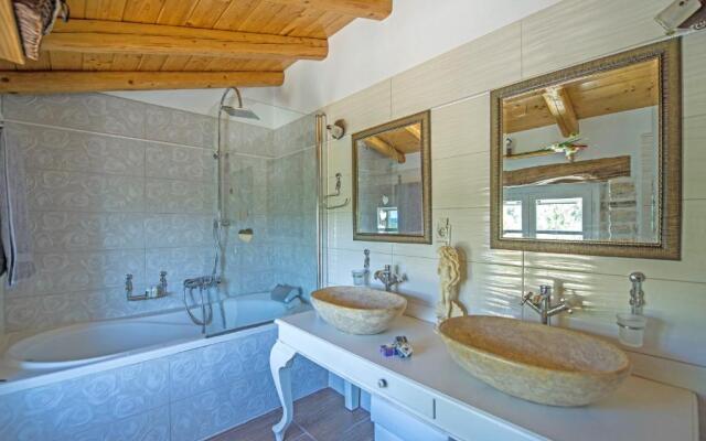 Villa Siorra by MediterraneanVillas