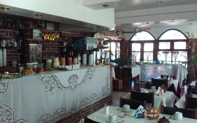 Hotel Brisas Marinas