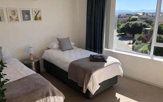 'On Point' Beach House - Jeffreys Bay
