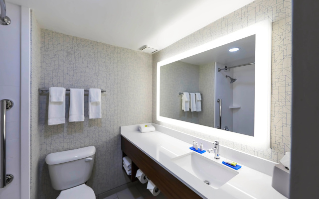 Holiday Inn Express Nashville Downtown - Broadway by IHG