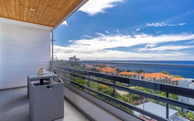 Monumental Apartment 610 Balcony Sea View