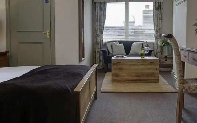 Shireburn Arms Hotel