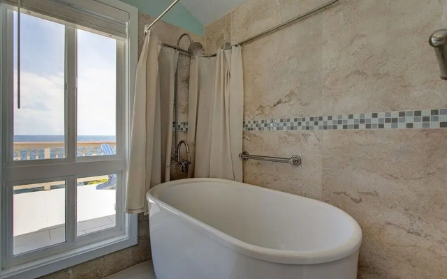 Paradise Ocean View 2 Bedroom Home by RedAwning