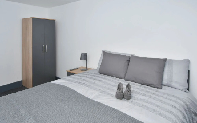Townhouse @ 24 Brunswick Place Stoke