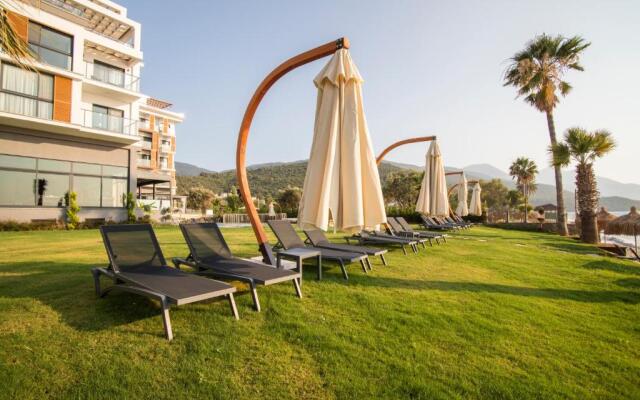 Maia Luxury Beach Hotel & Spa