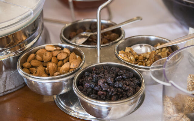 Colonides Beach Hotel