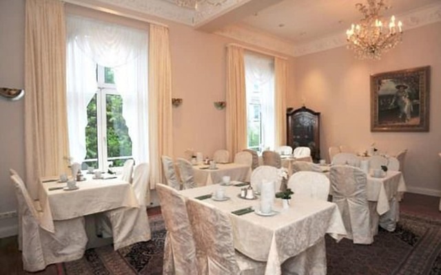 Hotel Commodore