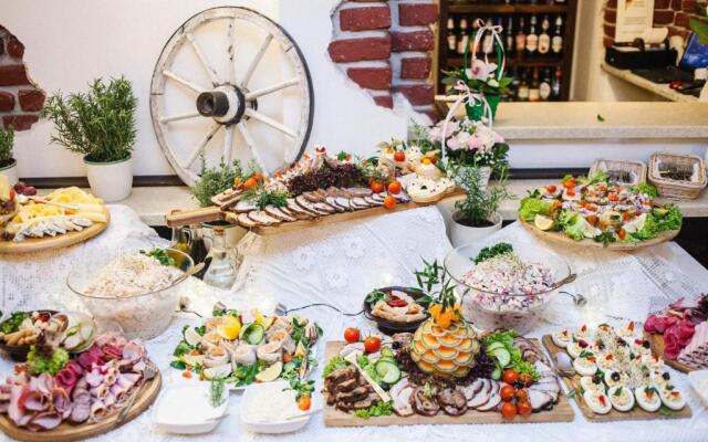 Dworek Złoty Róg Hotel i Restauracja