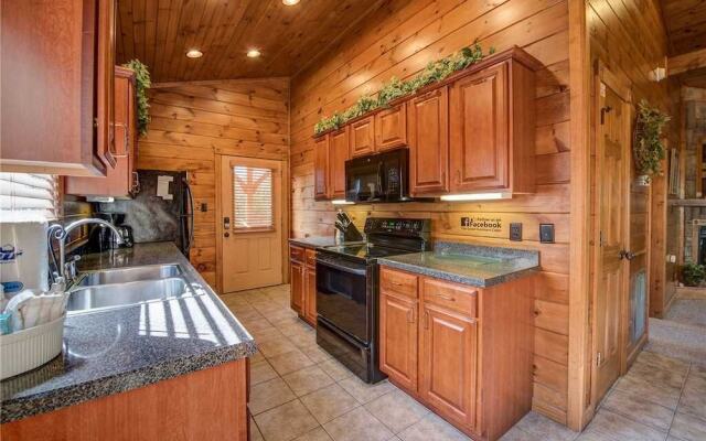 The Great Outdoors - Two Bedroom Cabin