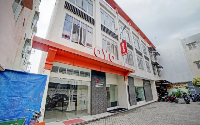 OYO 3051 Stm Suite Near Amplas Bus Terminal