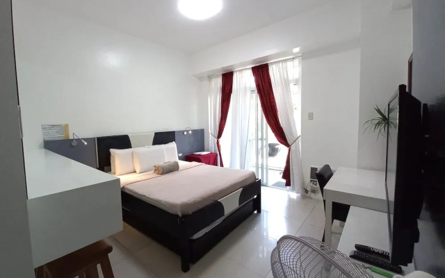 Beach Condos Pico de Loro Hamilo Coast