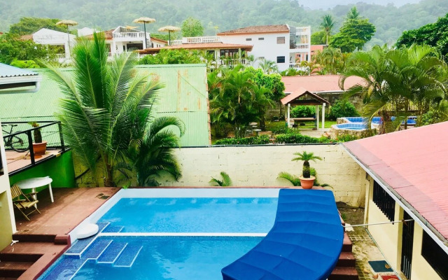 The Seaside Cabins & Studios