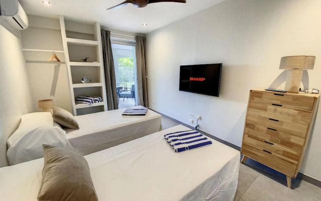 Princess Blue, 3BDR, Beach Front Deluxe, Orient Bay, Pool, Wifi 100 Mps — фото 4