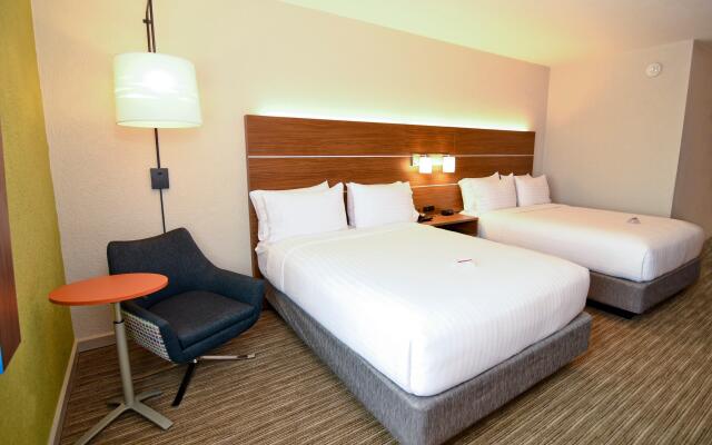 Holiday Inn Express Flint-Campus Area by IHG