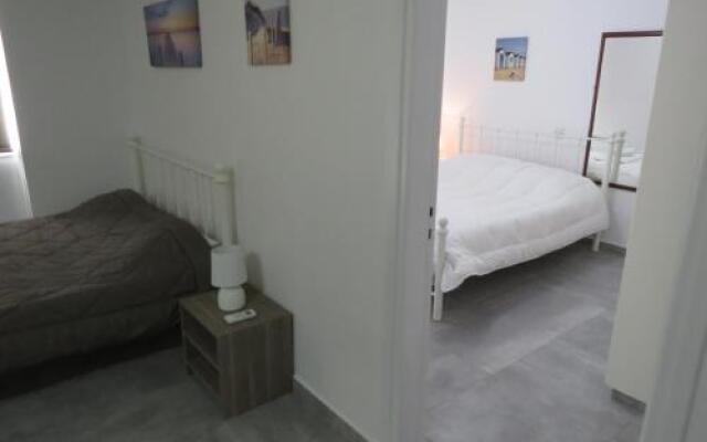 Adonis Apartment