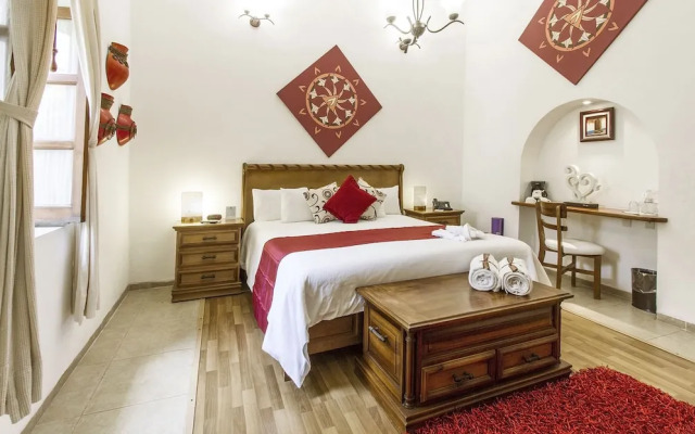 Dos Patios By LaTour