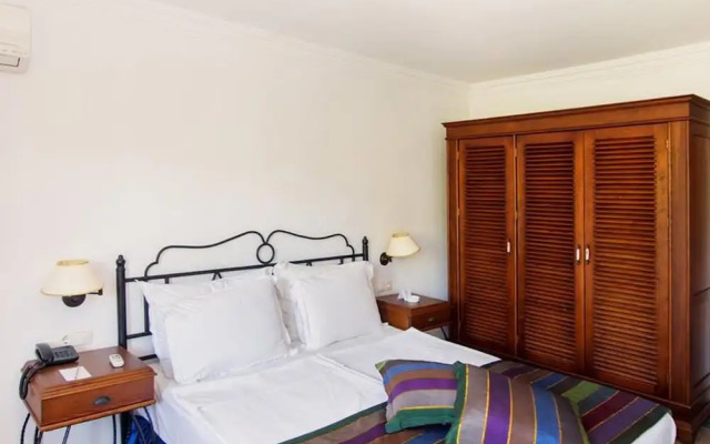 Kumlubuk Maris Hotel