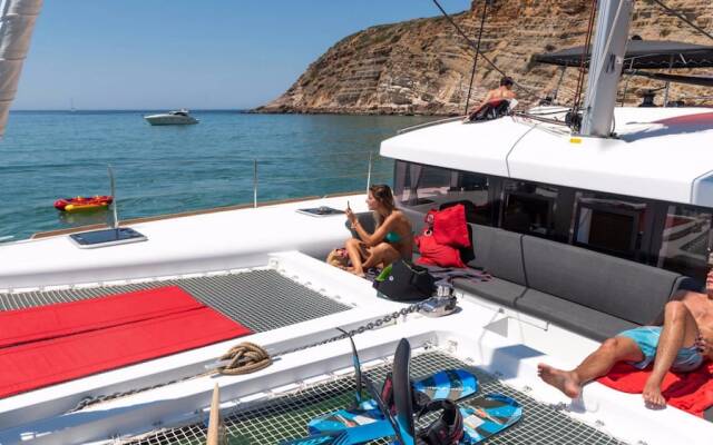 Lufinha Yacht Charter