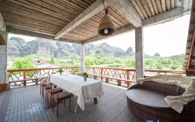 Xiongxiong Tribe Homestay
