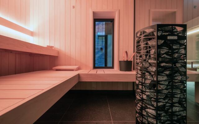 One Two Four Hotel & Spa