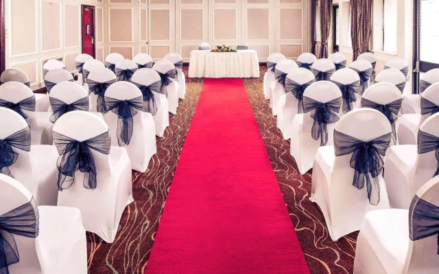 Mercure Livingston Hotel