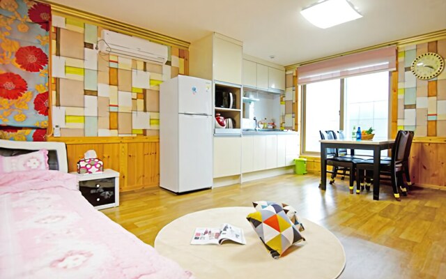 Geoje Dojangpo Pension