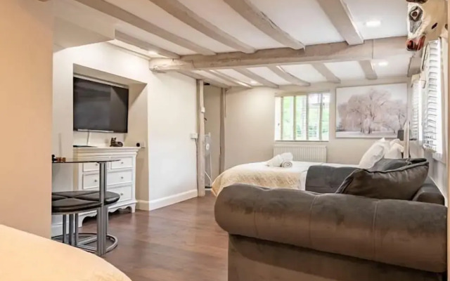 Old Thatch Bambers Green