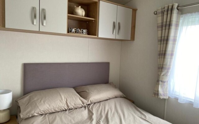 Cozy 2 Bedroom Lodge in Sandown, Isle of Wight