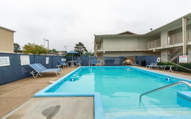 Days Inn by Wyndham New Philadelphia