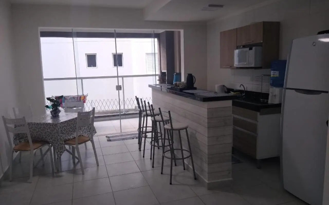 Ubatuba - Apartamento com Churrasqueira e Piscina