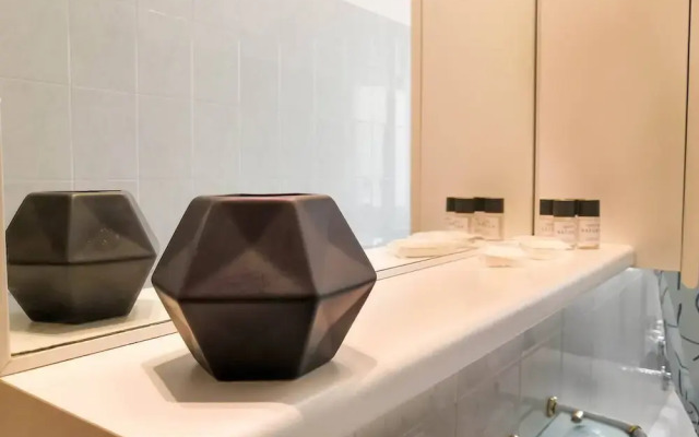 JOIVY Wooden Guerrini Apartment