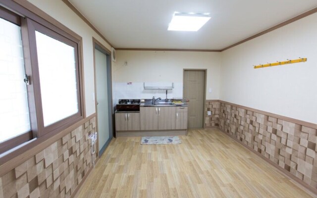 Wangju Godeok Pension