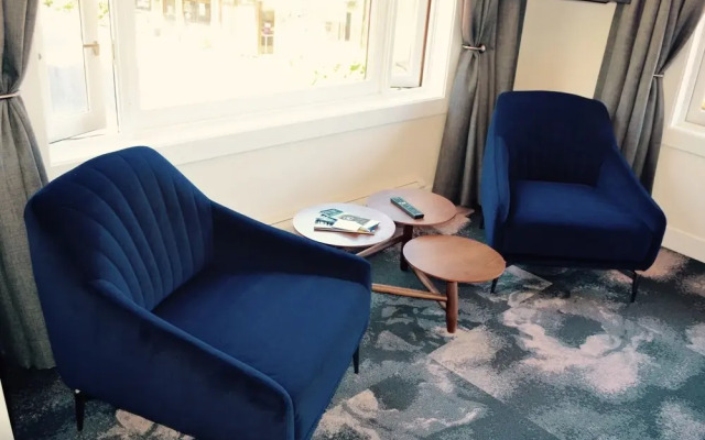 Artisan Suites on Bowen - фото 4