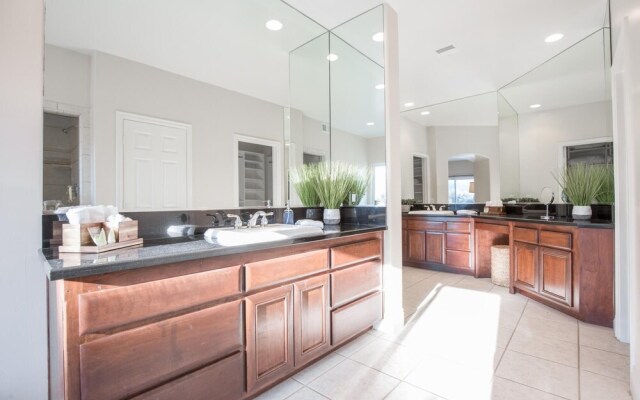 Via Santa Rosa - Grapevine