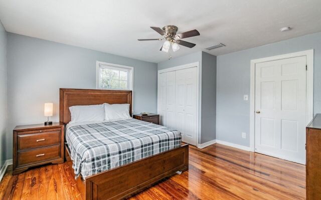 A Large Tropical 7 Bedroom Estate by RedAwning