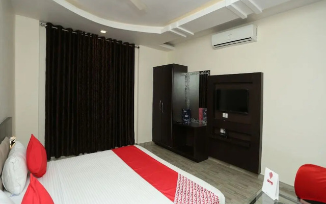 Vista Rooms at Sangam Talkies Road